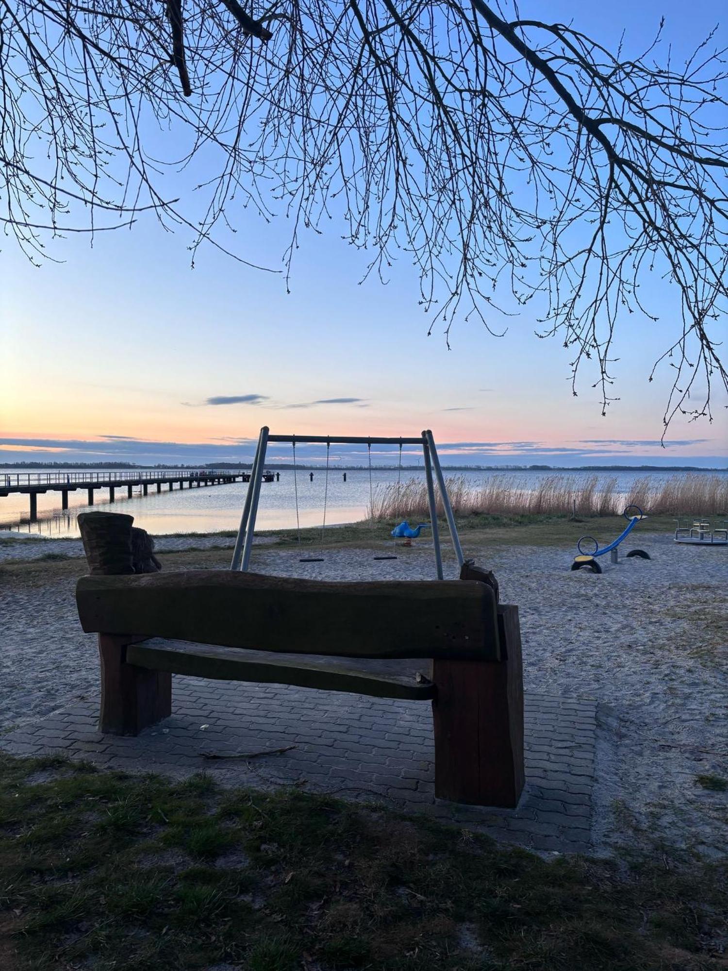 App 7O Kleinertag Am Meer Dranske Bagian luar foto