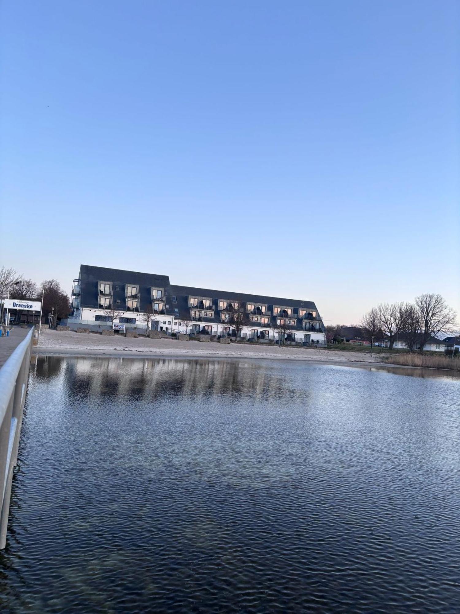 App 7O Kleinertag Am Meer Dranske Bagian luar foto