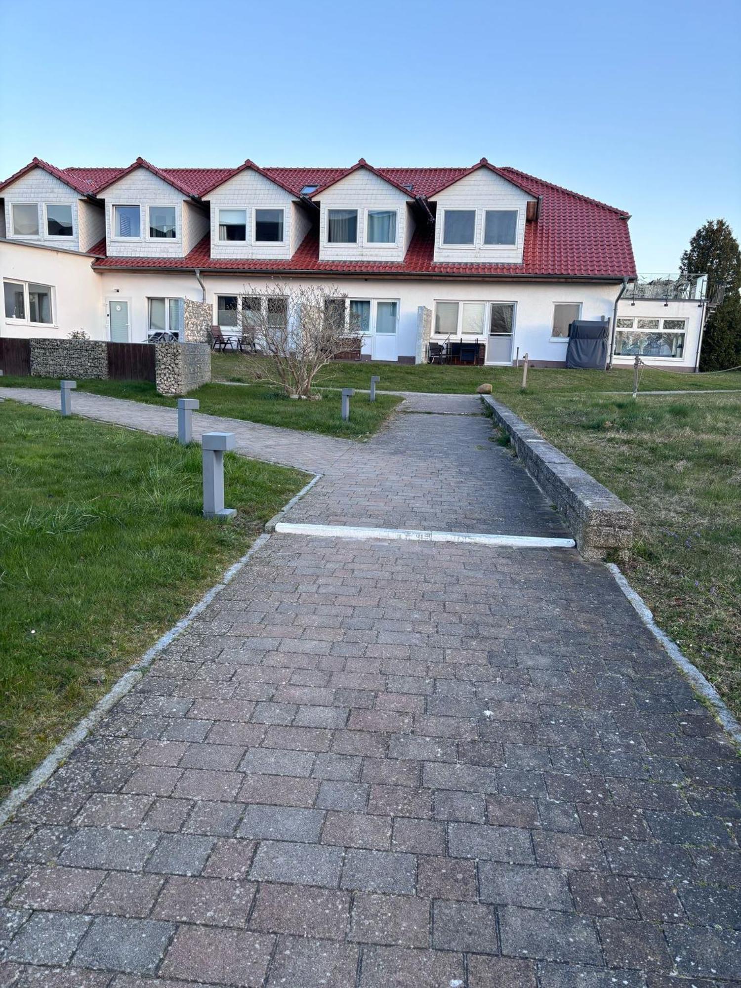 App 7O Kleinertag Am Meer Dranske Bagian luar foto